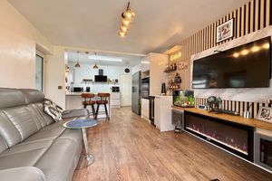 Kitchen / Diner- click for photo gallery
